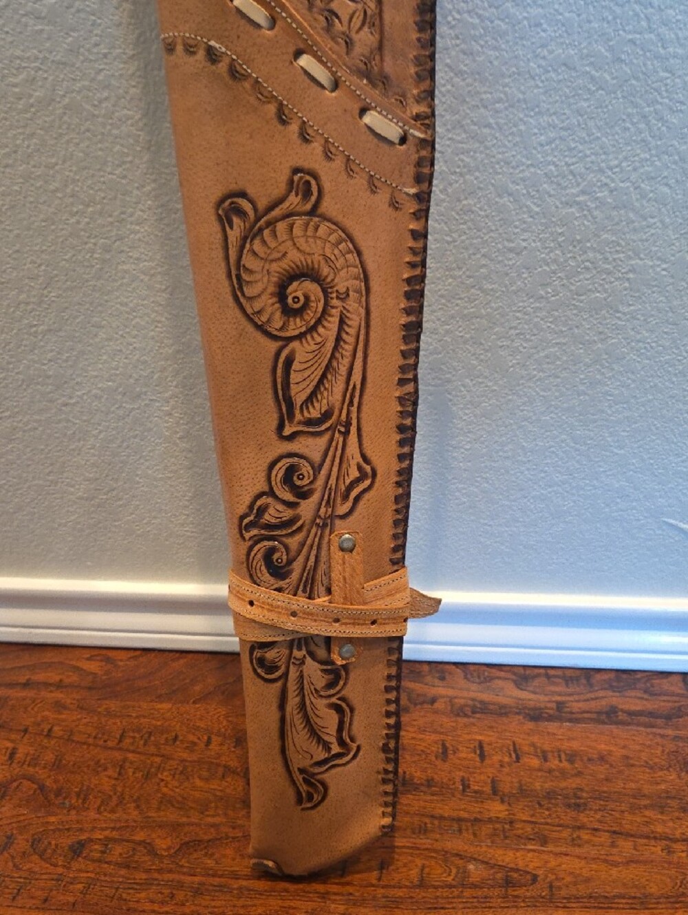 Tooled Leather Rifle/Shotgun Case in Tan - Picture 3 of 6